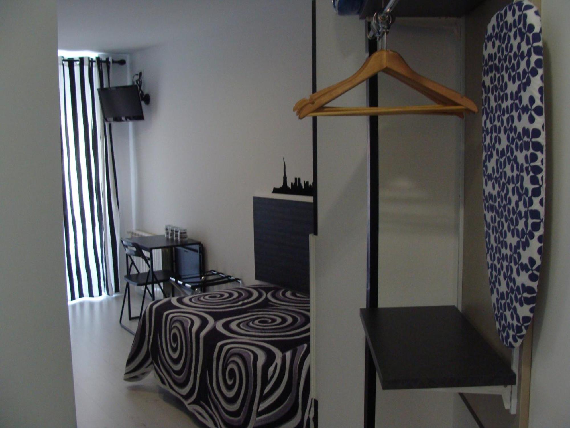 Hostal Jq Madrid 1 Eksteriør billede