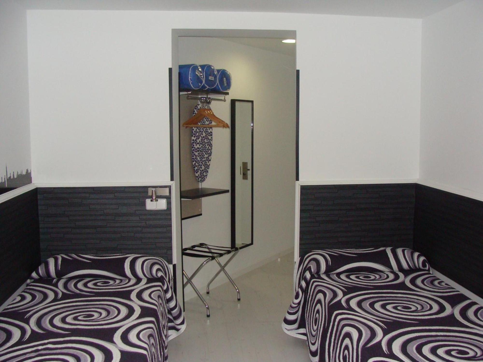 Hostal Jq Madrid 1 Eksteriør billede