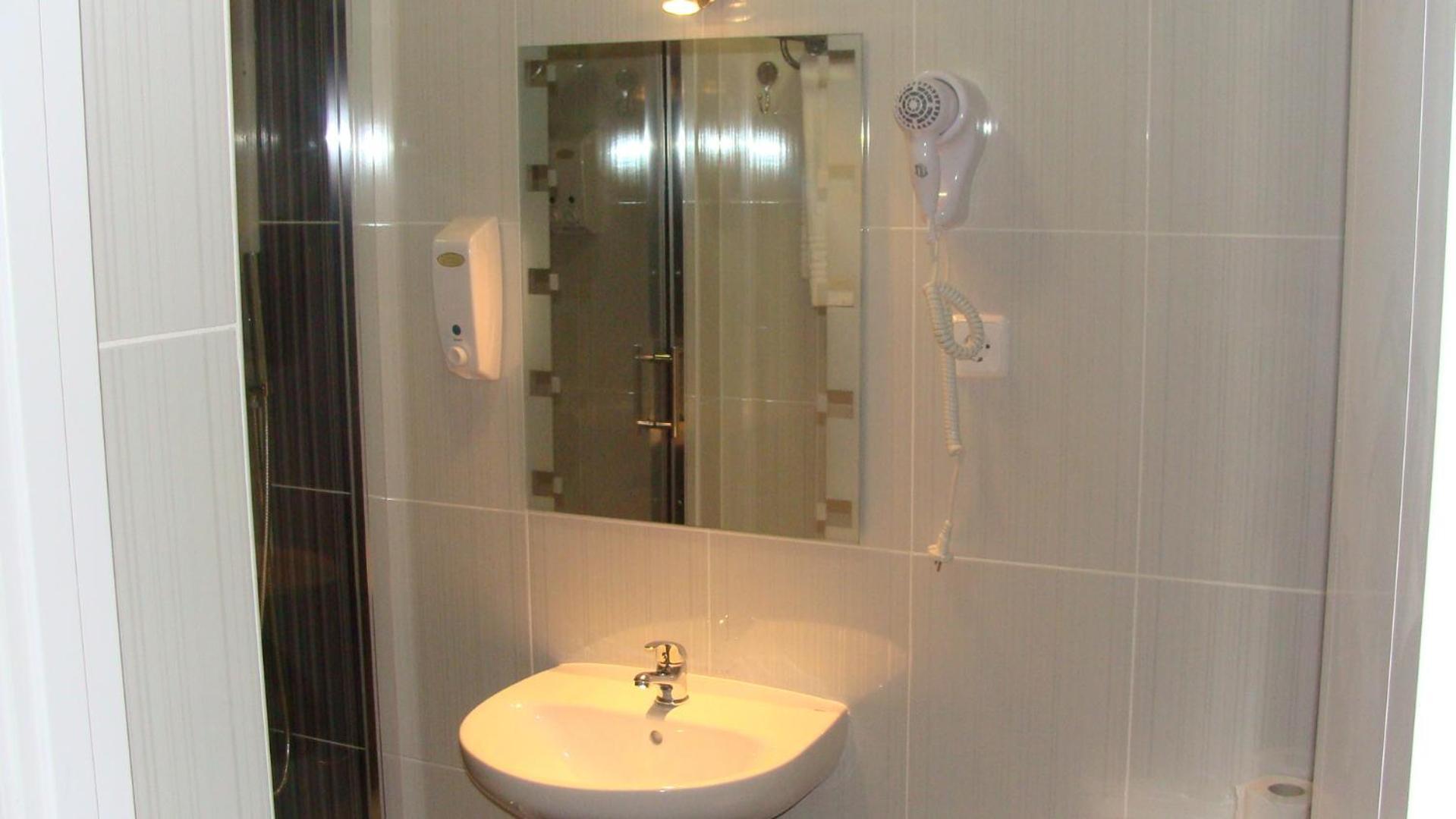 Hostal Jq Madrid 1 Eksteriør billede