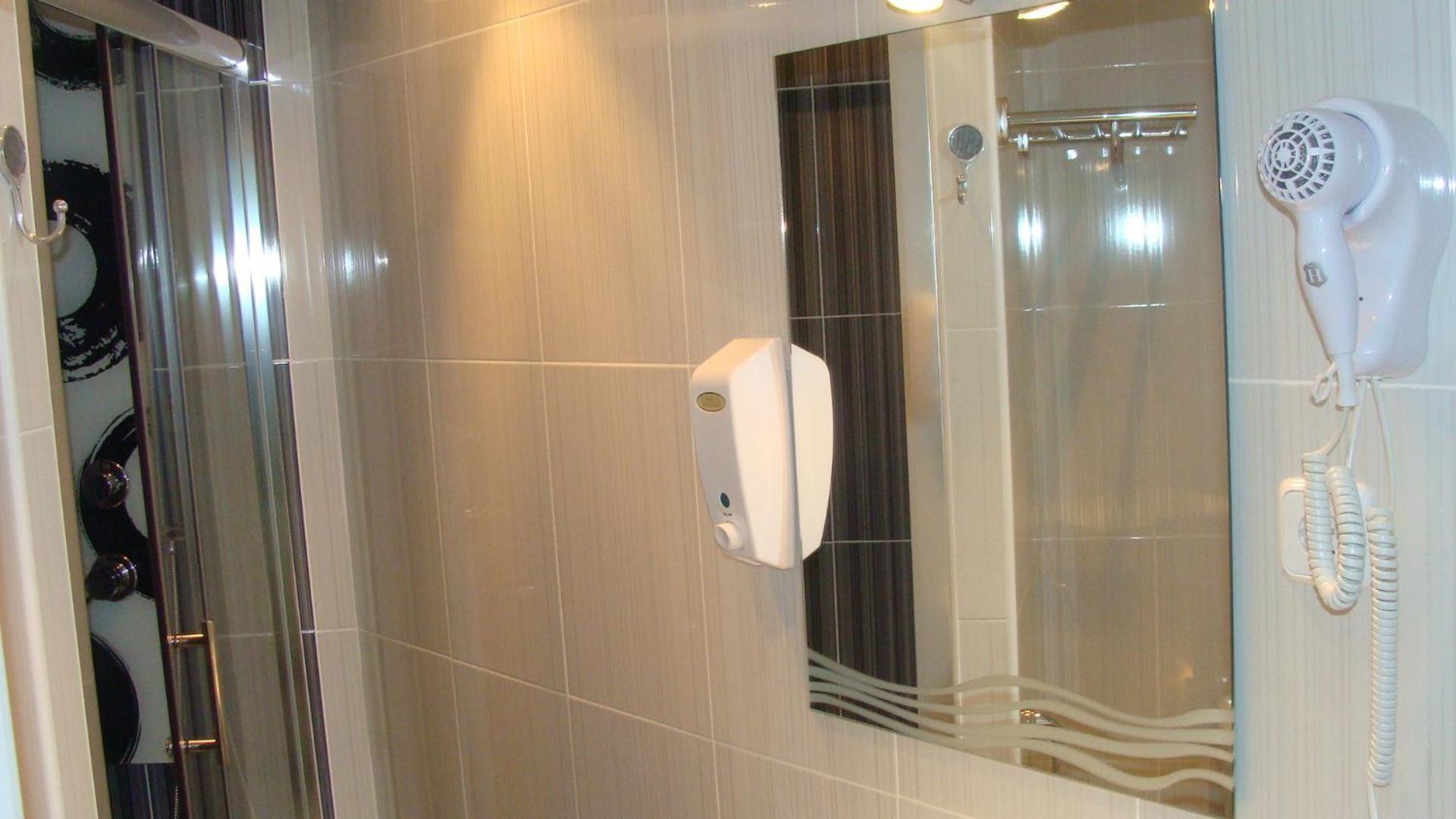 Hostal Jq Madrid 1 Eksteriør billede