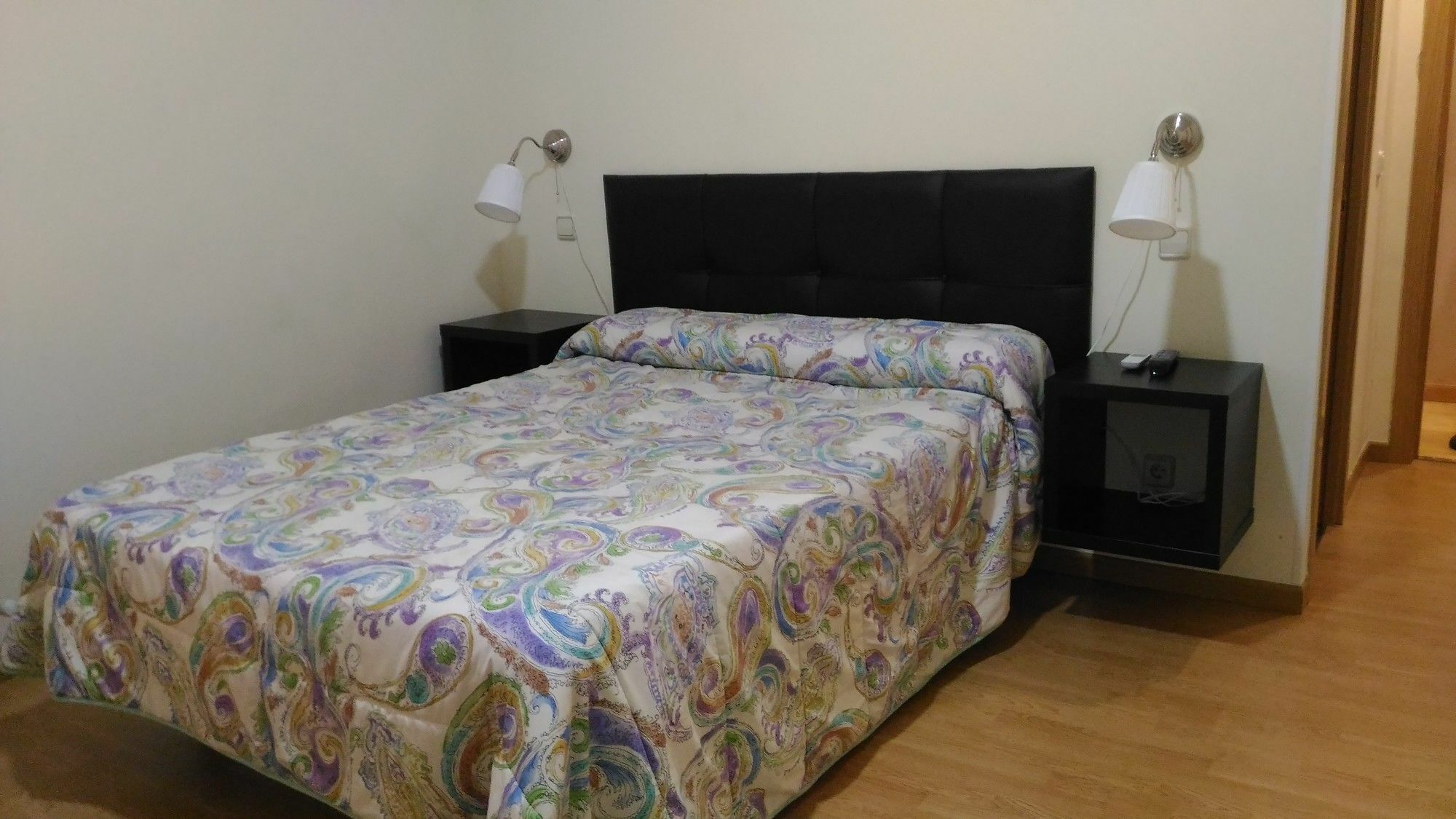 Hostal Jq Madrid 1 Eksteriør billede